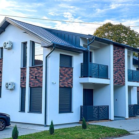 Kiko Apartmani Lux Zrenjanin Esterno foto