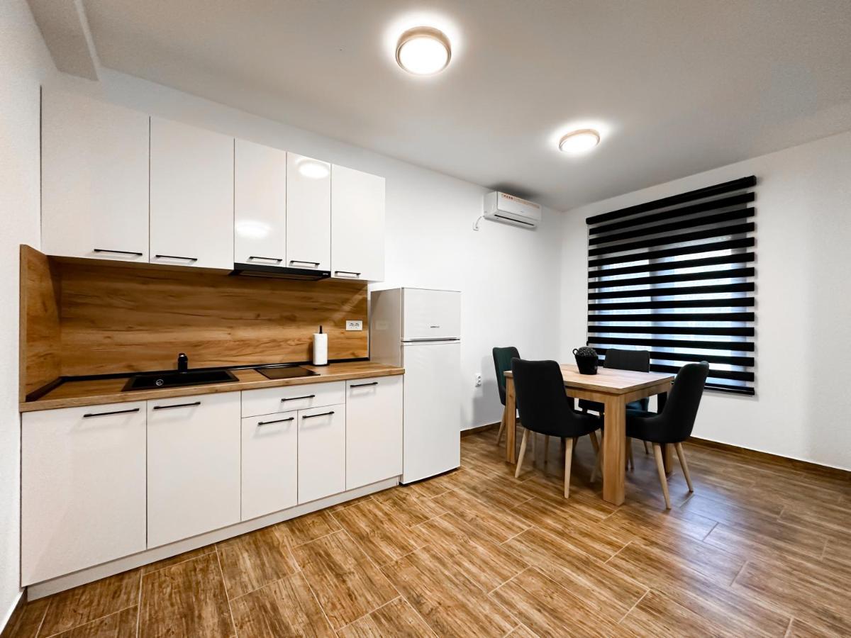 Kiko Apartmani Lux Zrenjanin Esterno foto