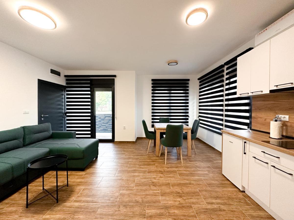 Kiko Apartmani Lux Zrenjanin Esterno foto
