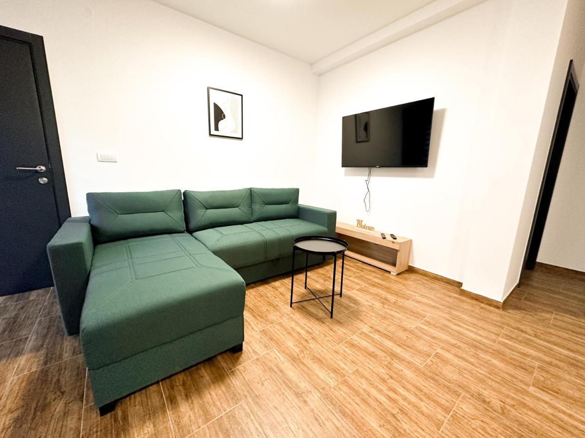 Kiko Apartmani Lux Zrenjanin Esterno foto