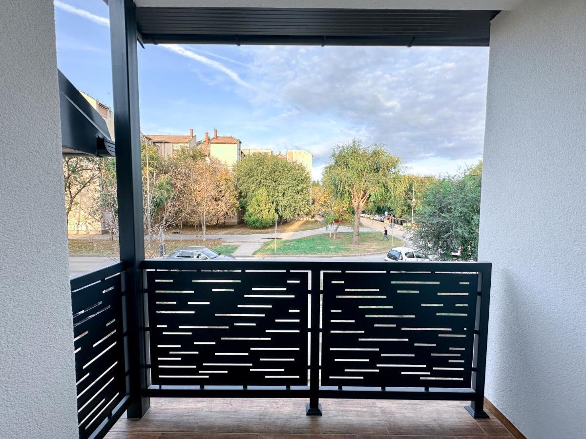 Kiko Apartmani Lux Zrenjanin Esterno foto