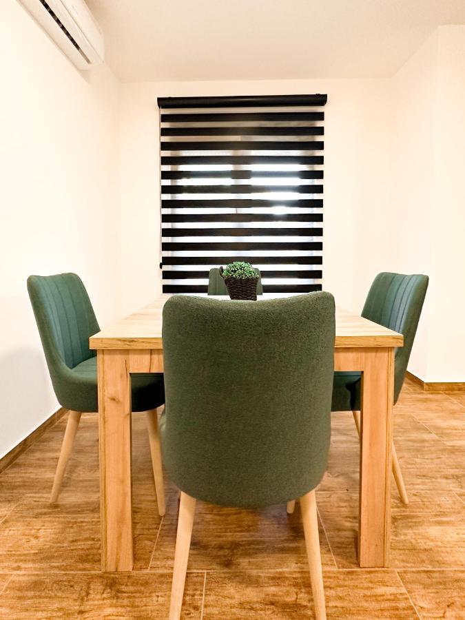 Kiko Apartmani Lux Zrenjanin Esterno foto