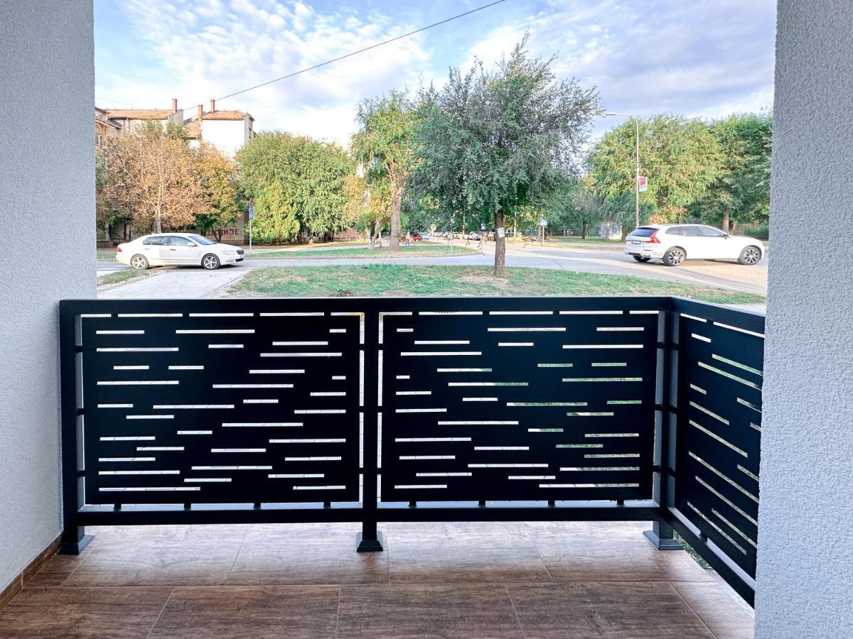 Kiko Apartmani Lux Zrenjanin Esterno foto