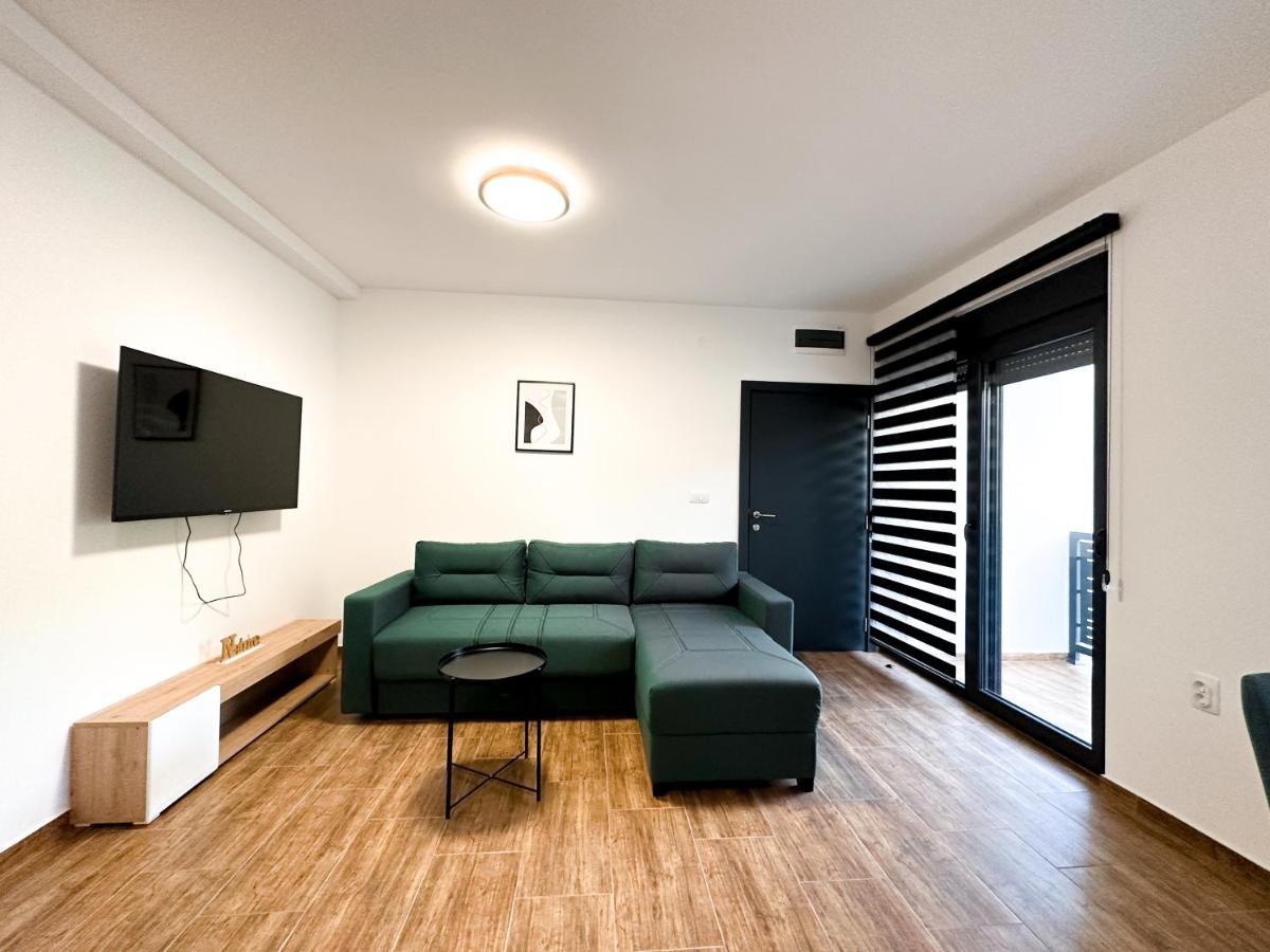 Kiko Apartmani Lux Zrenjanin Esterno foto