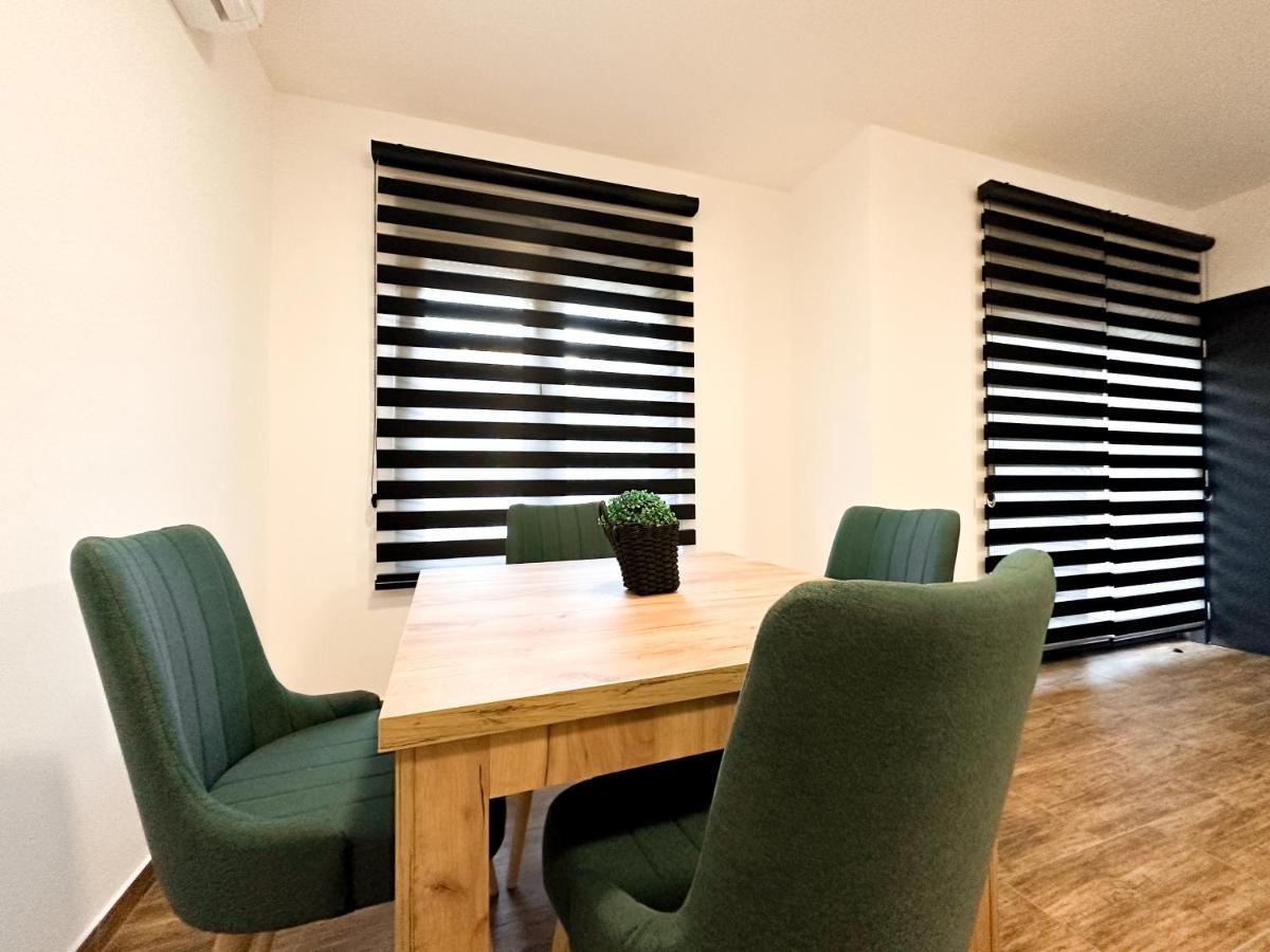 Kiko Apartmani Lux Zrenjanin Esterno foto
