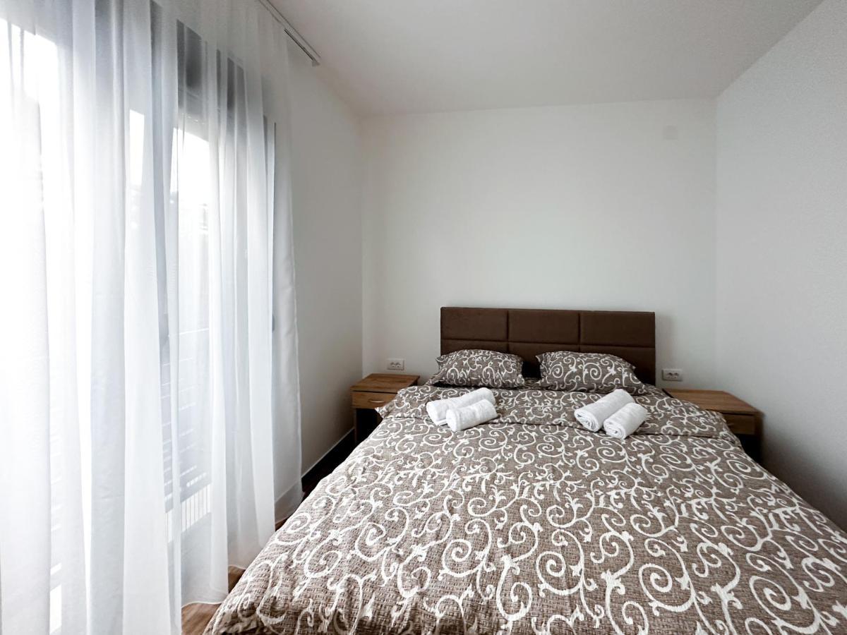 Kiko Apartmani Lux Zrenjanin Esterno foto