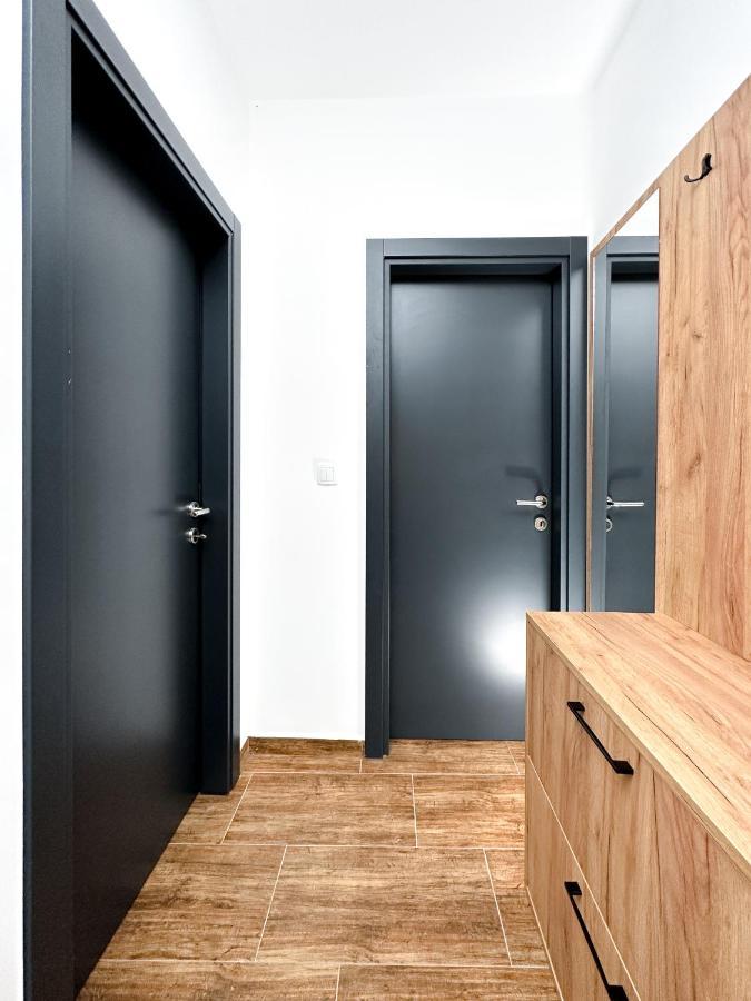 Kiko Apartmani Lux Zrenjanin Esterno foto