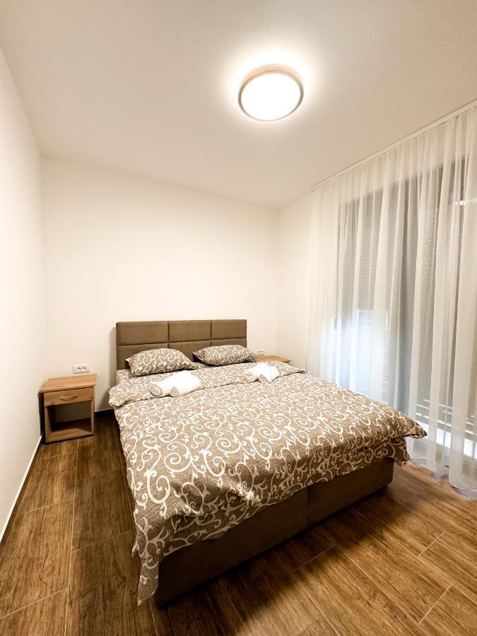 Kiko Apartmani Lux Zrenjanin Esterno foto