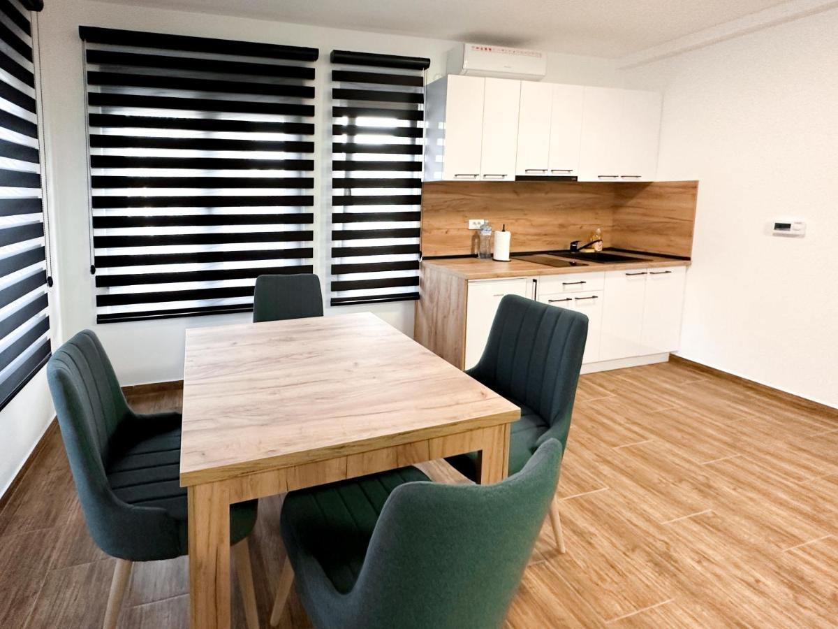 Kiko Apartmani Lux Zrenjanin Esterno foto