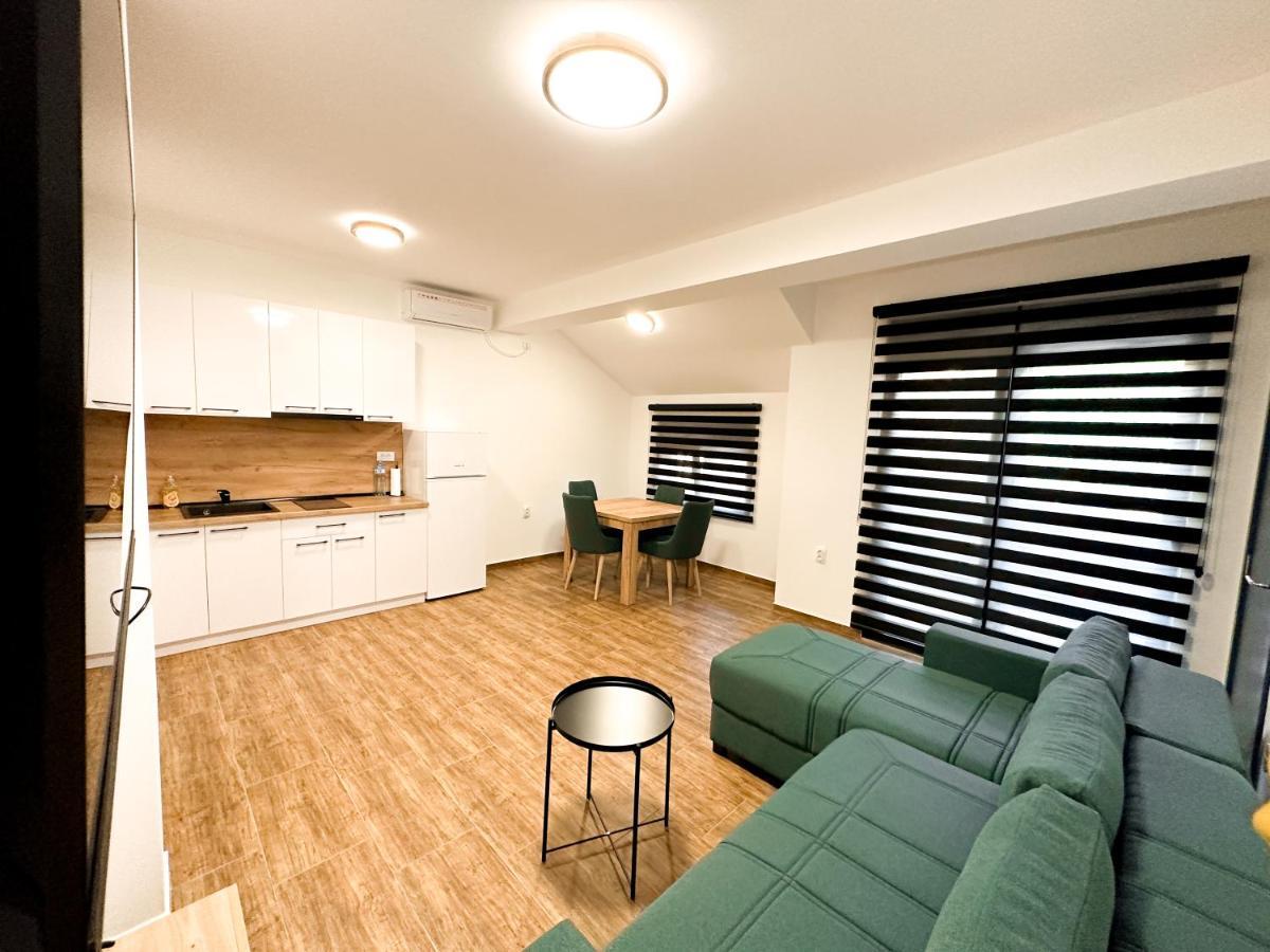 Kiko Apartmani Lux Zrenjanin Esterno foto