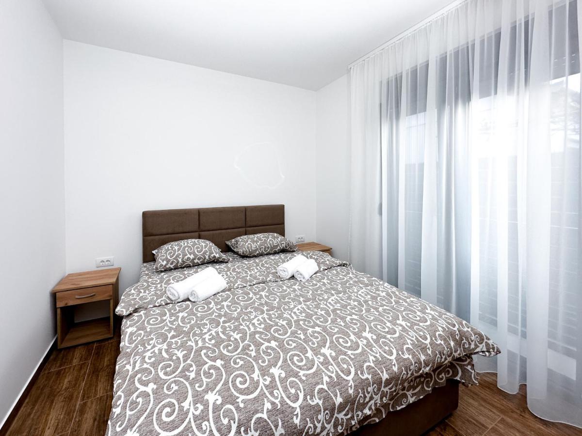Kiko Apartmani Lux Zrenjanin Esterno foto