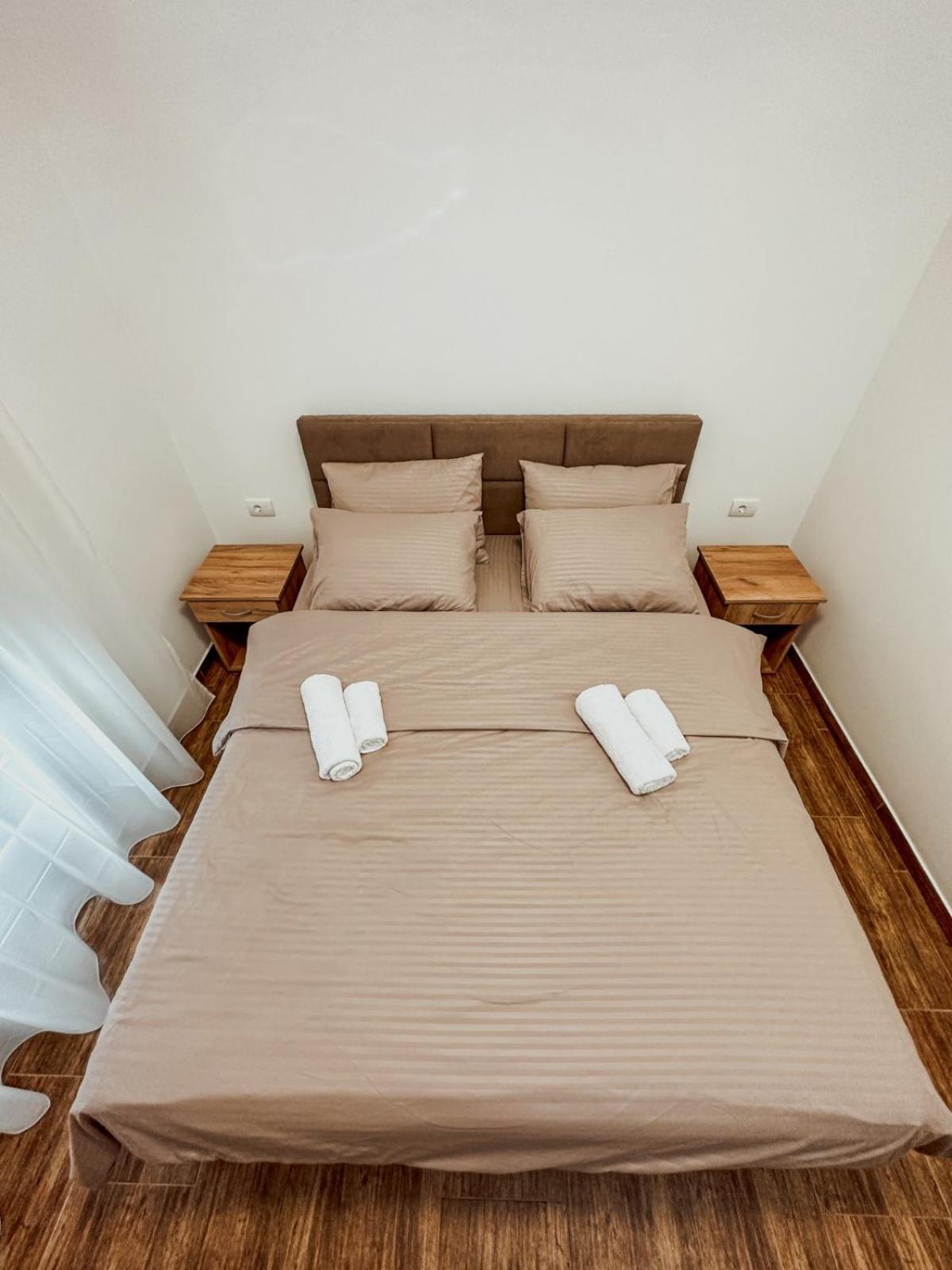 Kiko Apartmani Lux Zrenjanin Esterno foto