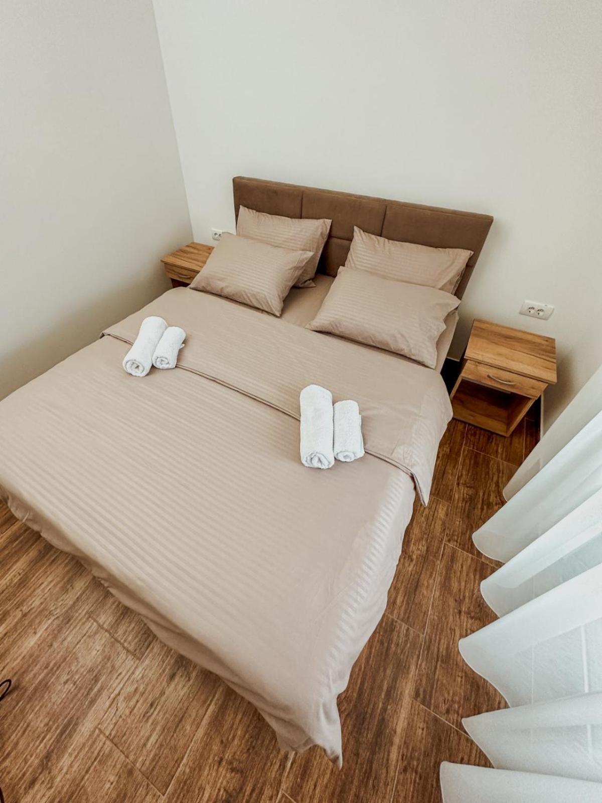 Kiko Apartmani Lux Zrenjanin Esterno foto